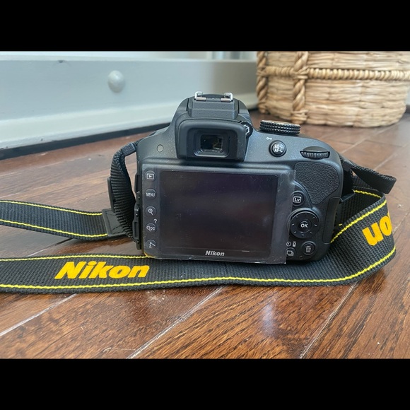 Nikon D3300 Camera - Picture 3 of 10